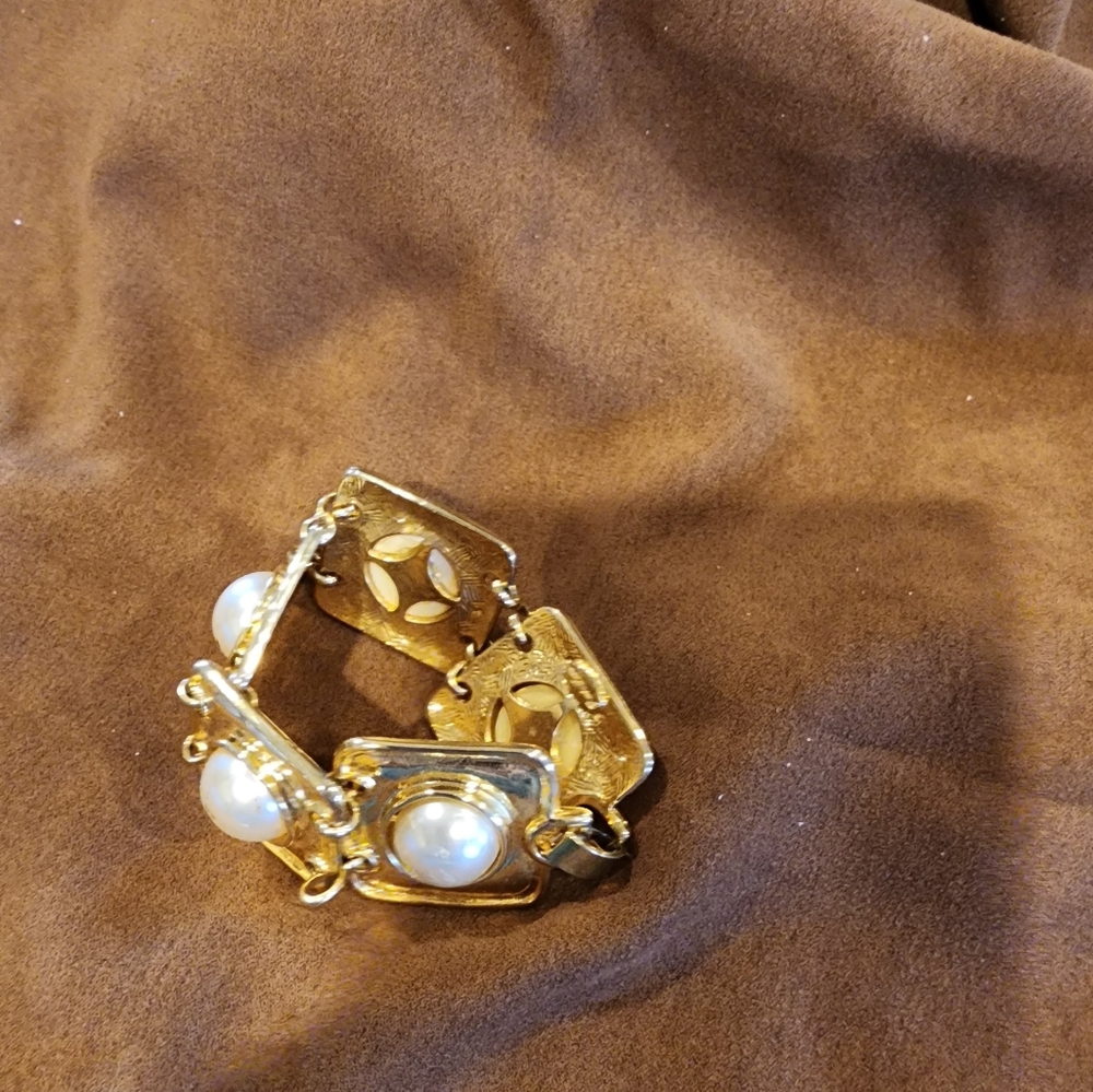 Vintage Park Lane Faux Pearl Braclet